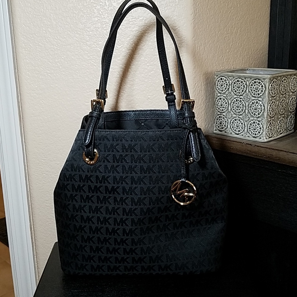 *LAST CHANCE* MK Jetset Grab Bag in Black